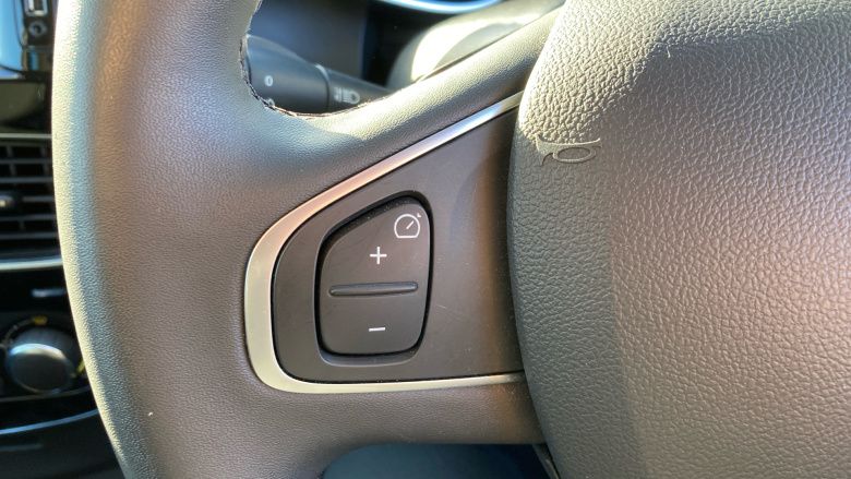 Renault Clio 0.9 TCE 90 Iconic 5dr Petrol Hatchback